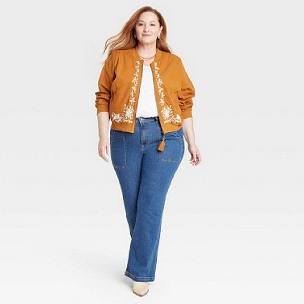 Knox Rose | The Anywhere Flare Pant | Plus Size High-rise - Picture 2 of 16